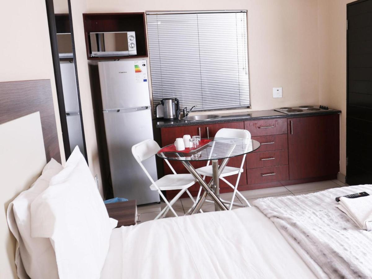 Eagle Nest Luxury Accommodation Roodepoort Extérieur photo