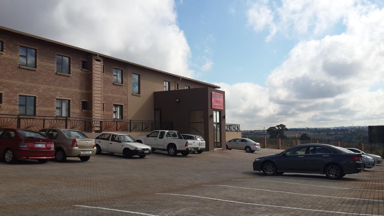 Eagle Nest Luxury Accommodation Roodepoort Extérieur photo