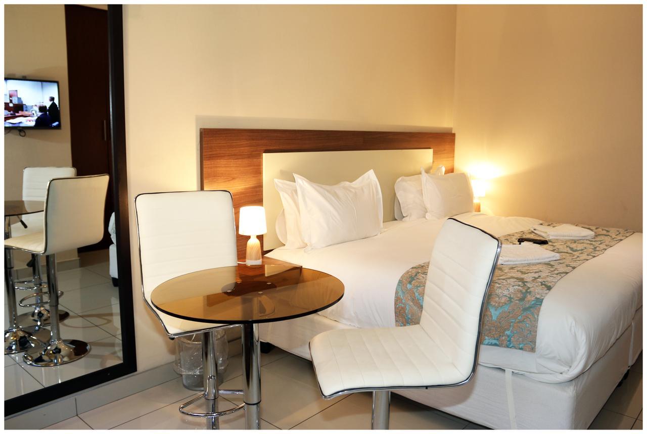 Eagle Nest Luxury Accommodation Roodepoort Extérieur photo
